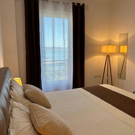 Beach Front Superior Apartment ドゥラス エクステリア 写真