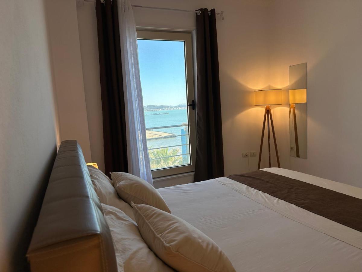Beach Front Superior Apartment ドゥラス エクステリア 写真