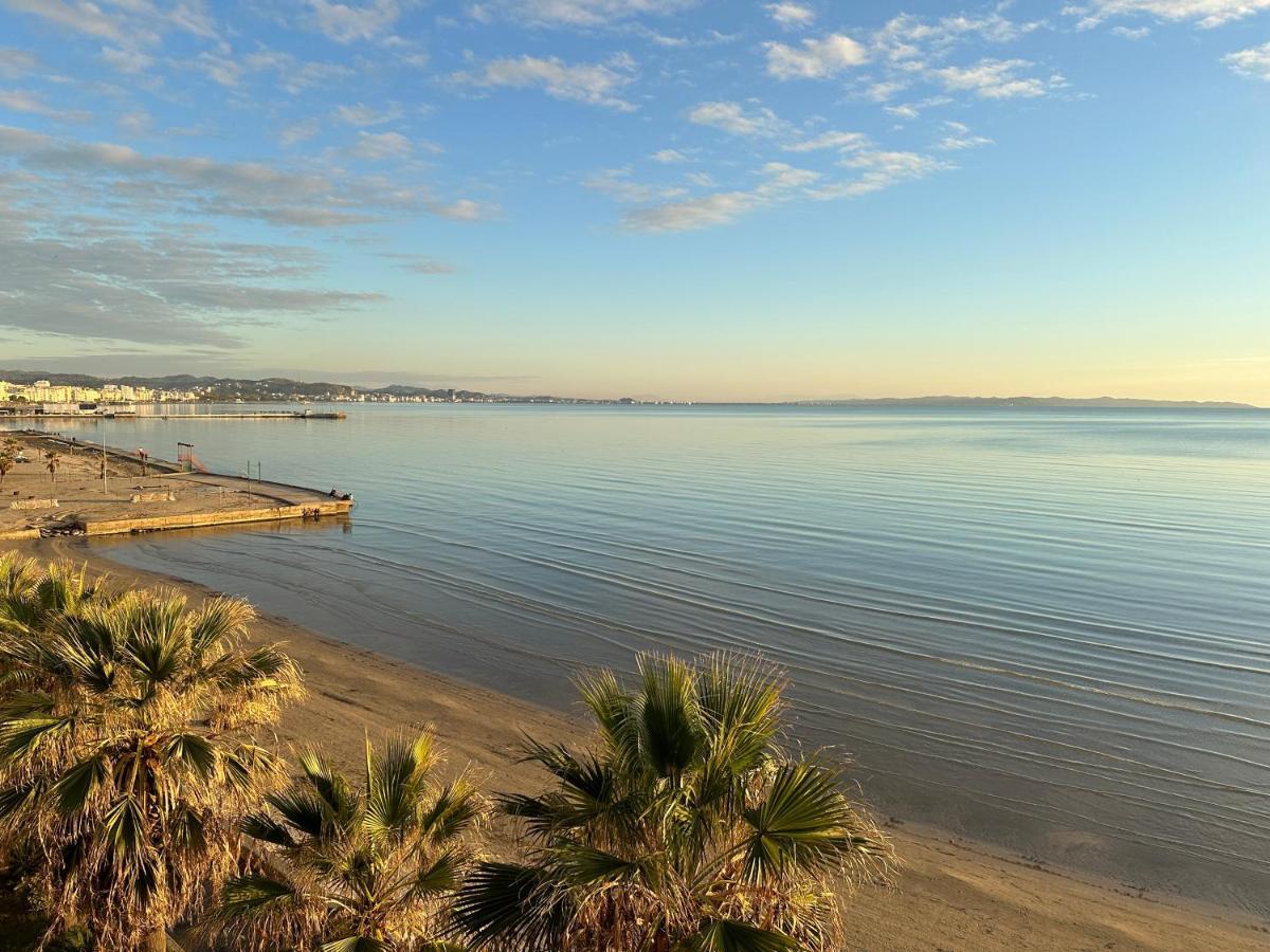Beach Front Superior Apartment ドゥラス エクステリア 写真